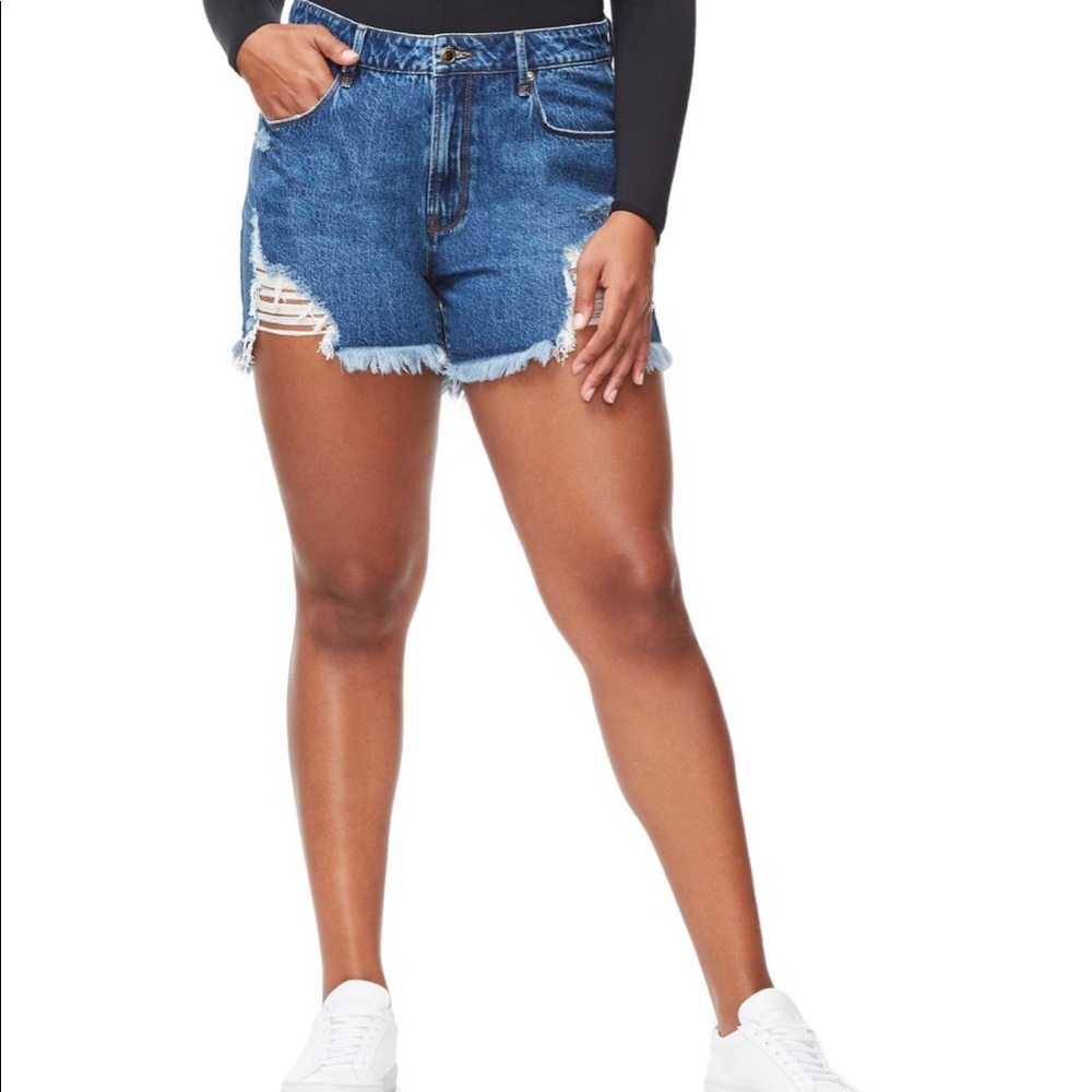 GOOD VINTAGE SHORT